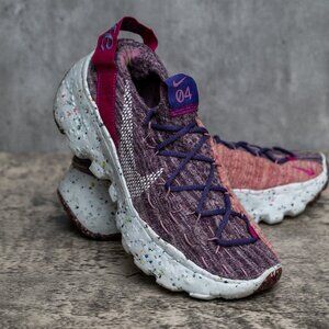 Nike WMNS Space Hippie 04 in Cactus Flower, Size 6.5